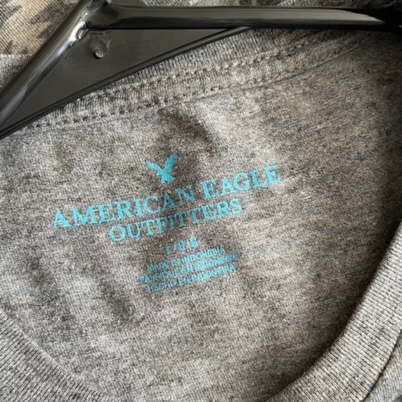2/$15 M- American Eagle Outfitters Gray and Blue Diamond Striped Crop Top - Picture 4 of 4